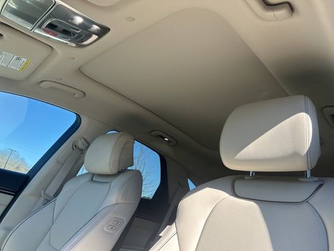 Used 2026 Genesis GV70 2.5T Advanced image 10