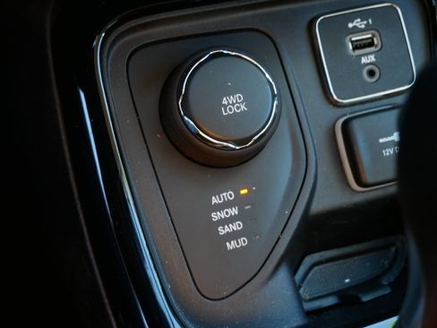 Certified 2021 Jeep Compass Limited image 27