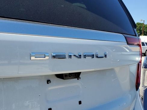 New 2026 GMC Yukon XL Denali w/ Denali Reserve Package AWD/4WD image 9