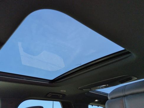 New 2026 Land Rover Discovery Limited Edition image 19