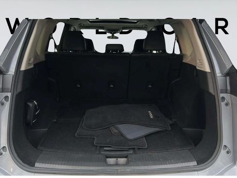 Used 2024 Nissan Rogue Platinum w/ Platinum Premium Package FWD image 9