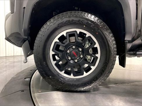 Certified 2024 Toyota Tacoma TRD Off-Road image 10