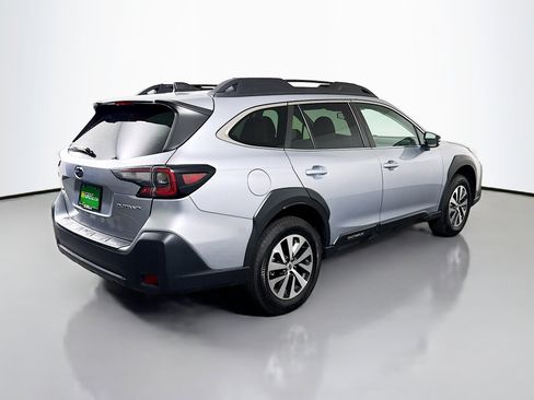 Used 2023 Subaru Outback Premium image 10