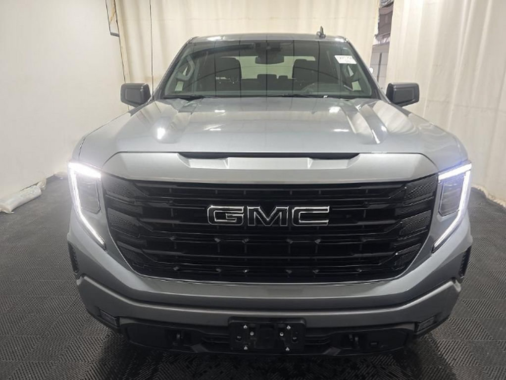 Used 2023 GMC Sierra 1500 Elevation w/ LPO, Elevation Black Package AWD/4WD image 3