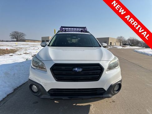 Used 2017 Subaru Outback 2.5i Limited image 1
