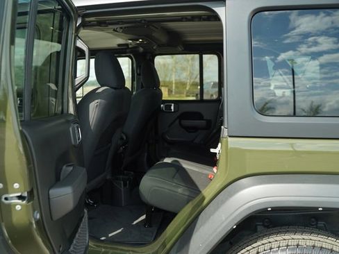 Used 2022 Jeep Wrangler Unlimited Sport AWD/4WD image 15