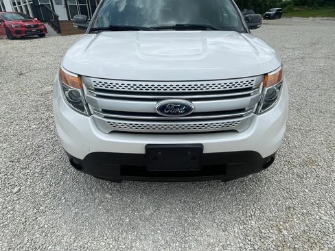Used 2014 Ford Explorer XLT w/ Equipment Group 202A AWD/4WD image 8