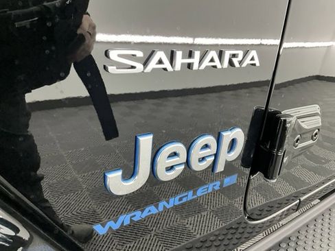 Used 2023 Jeep Wrangler Unlimited Sahara w/ Cold Weather Group image 25