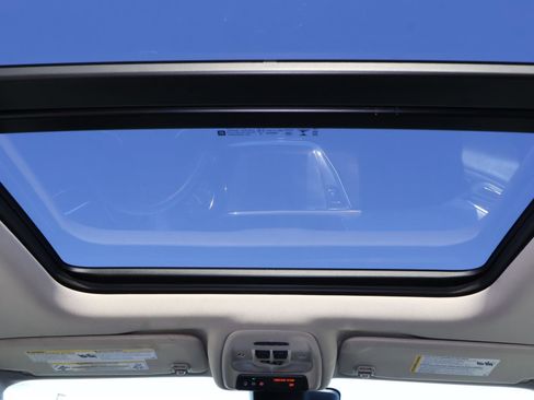 Used 2023 Buick Encore GX Essence w/ Experience Buick Package image 12