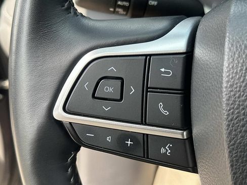 Used 2024 Toyota Highlander XLE AWD/4WD image 26