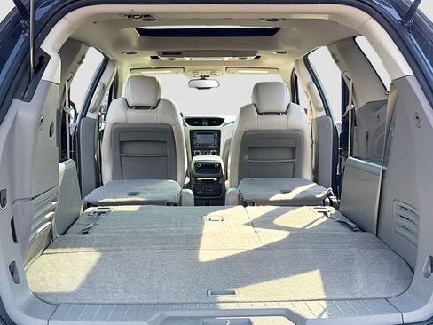 Used 2014 Chevrolet Traverse LT image 8