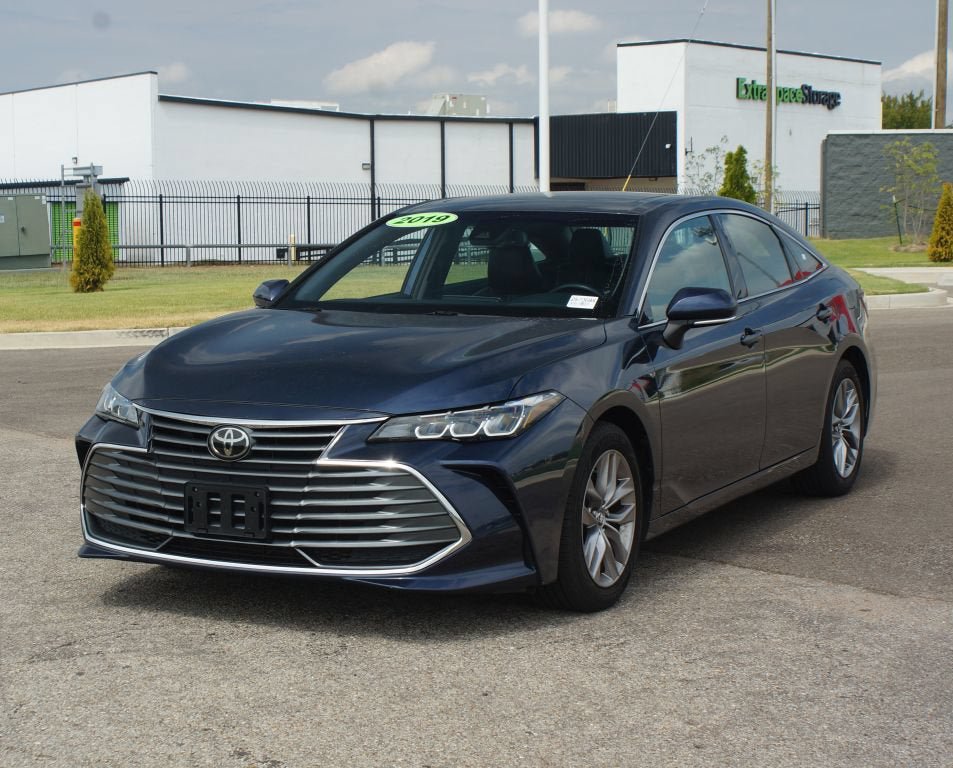 Used 2019 Toyota Avalon XLE w/ Moonroof Package FWD image 23