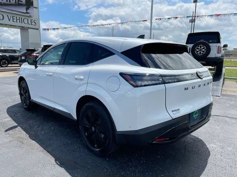 Used 2025 Nissan Murano SV FWD image 3