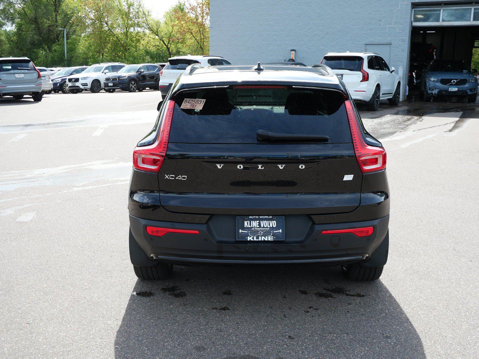 Used 2023 Volvo XC40 Recharge Plus w/ Protection Package Premier AWD/4WD image 6