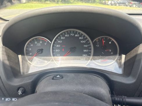 Used 2007 Pontiac Grand Prix w/ Preferred Package FWD image 12