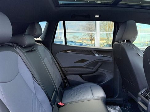 New 2026 Volkswagen Tiguan SE R-Line image 5