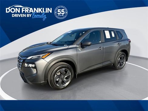 Certified 2025 Nissan Rogue SV image 1