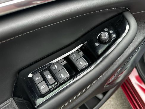 Used 2024 Jeep Grand Cherokee Overland image 12