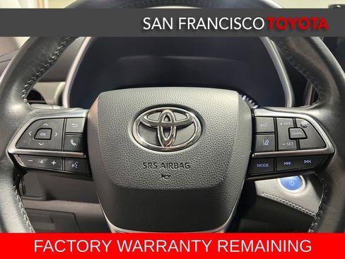 Used 2021 Toyota Highlander XLE AWD/4WD image 32