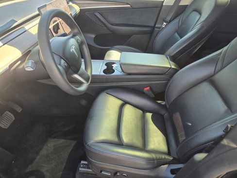 Used 2024 Tesla Model Y Long Range AWD/4WD image 12