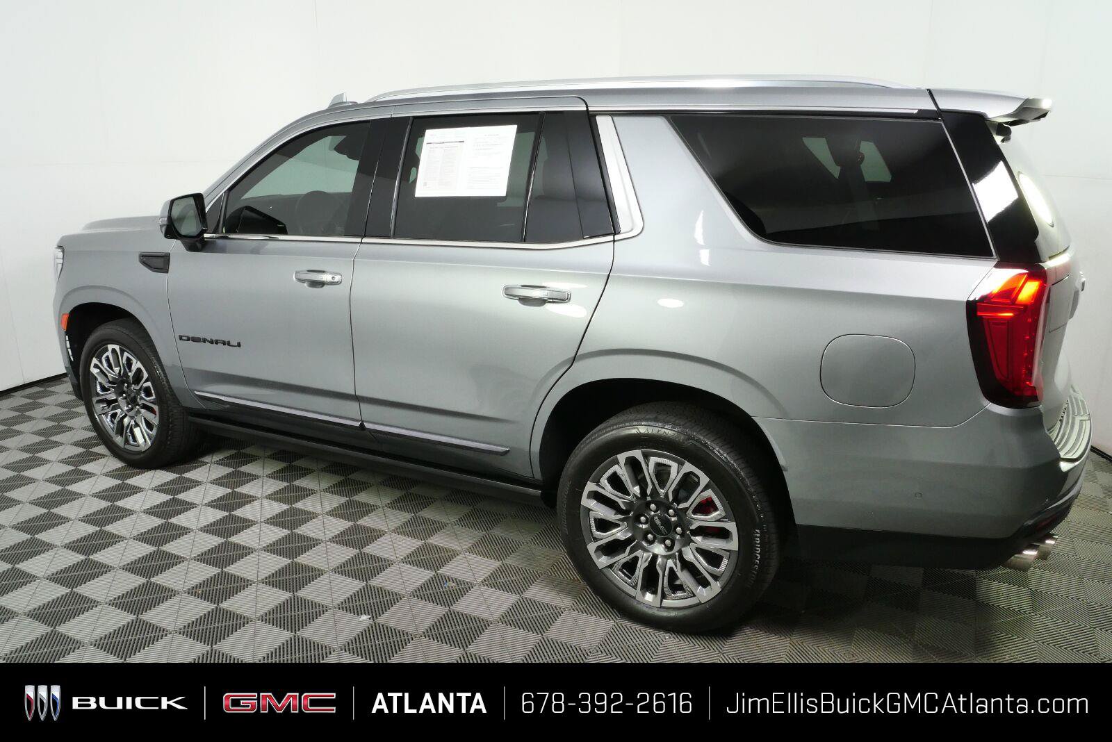 Certified 2023 GMC Yukon Denali Ultimate w/ LPO, Floor Liner Package AWD/4WD image 37