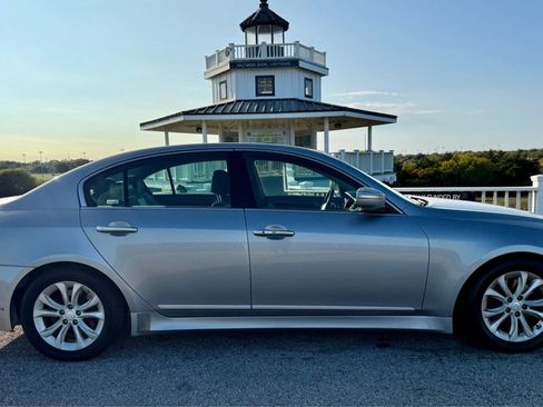 Used 2012 Hyundai Genesis 3.8 image 4