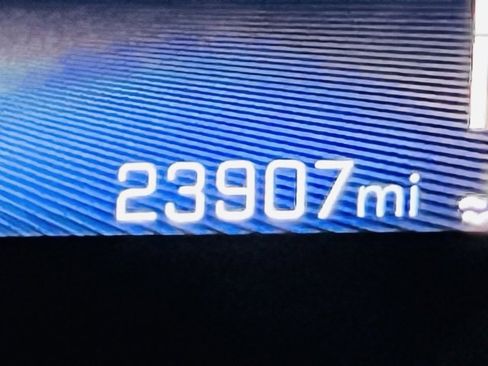 Used 2025 Chevrolet Trax LT image 8