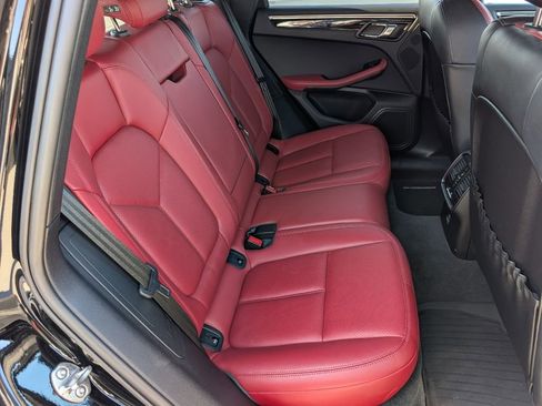 Used 2023 Porsche Macan image 7