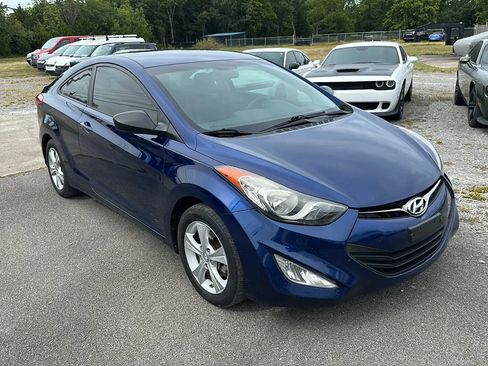 Used 2013 Hyundai Elantra image 2