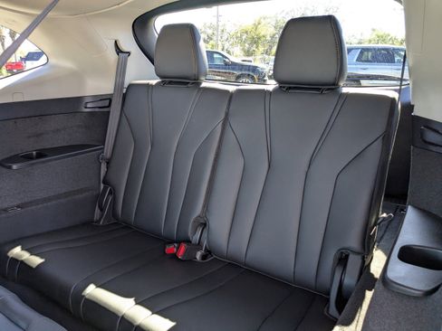 Used 2023 Acura MDX SH-AWD image 15