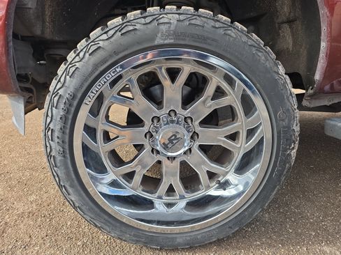 Used 2015 Ford F250 Platinum w/ Platinum Package image 11