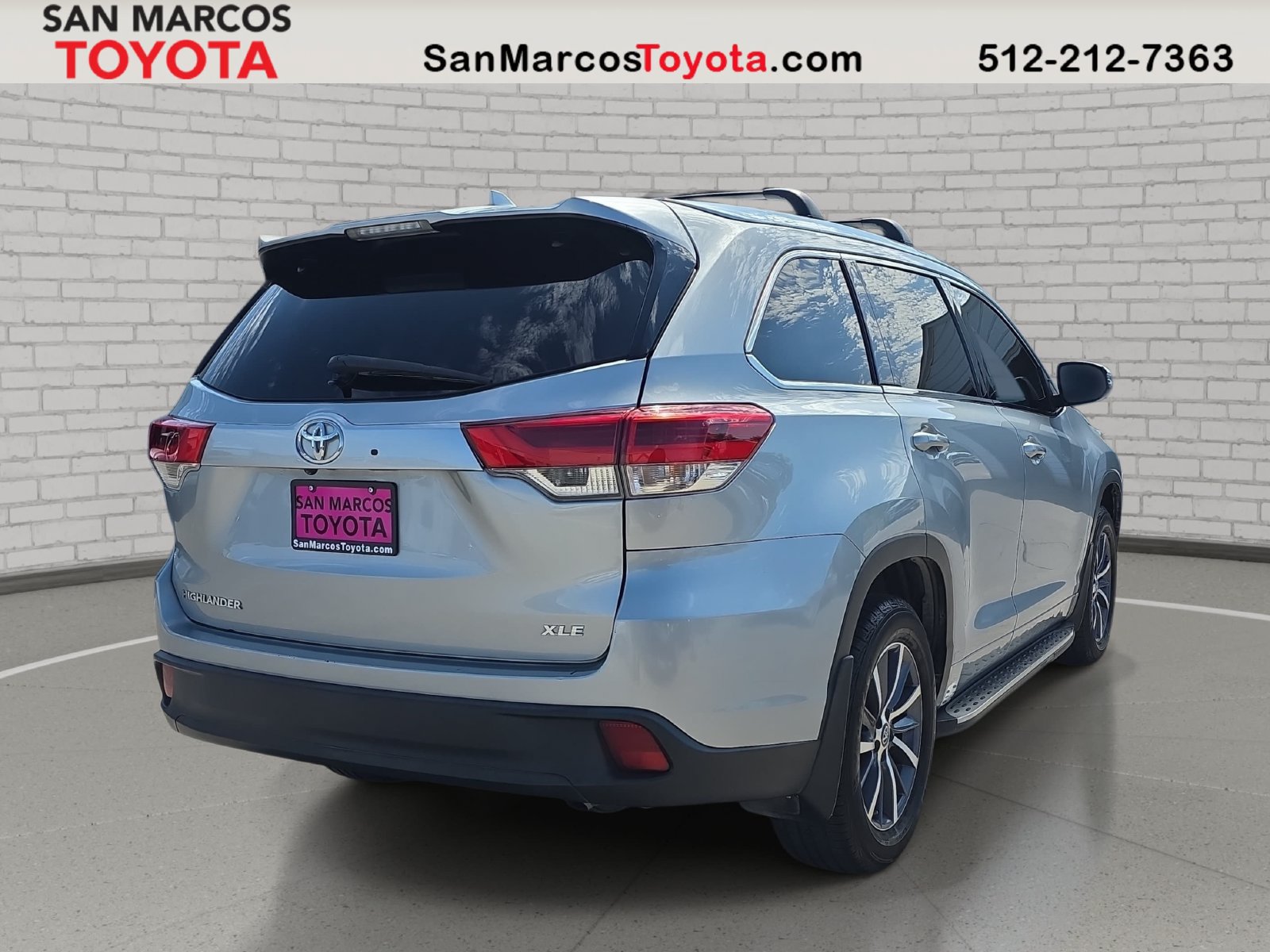 Used 2017 Toyota Highlander XLE FWD image 6