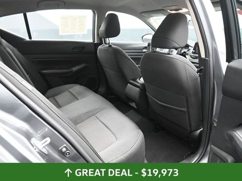 Used 2024 Nissan Altima 2.5 SV image 25