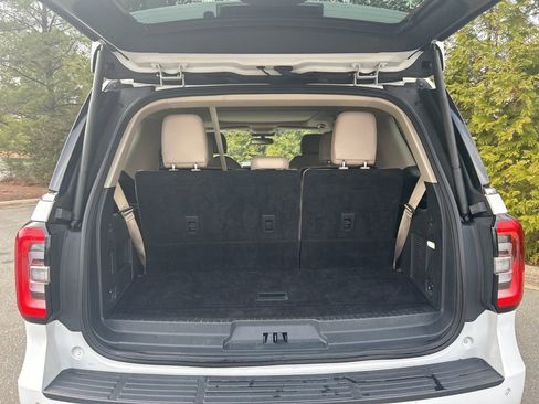 Used 2023 Ford Expedition Limited image 28