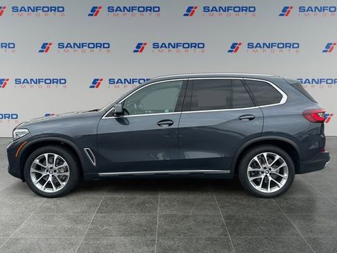 Used 2022 BMW X5 xDrive40i w/ Luxury Seating Package AWD/4WD image 2
