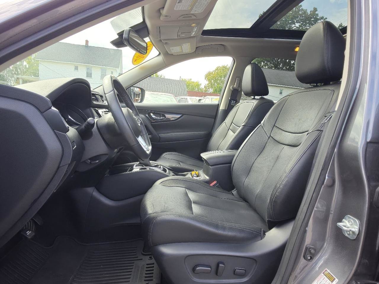 Used 2018 Nissan Rogue SL w/ Premium Package AWD/4WD image 15
