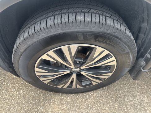 Used 2021 Nissan Rogue SV FWD image 19