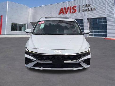 Used 2025 Hyundai Elantra SEL FWD image 2