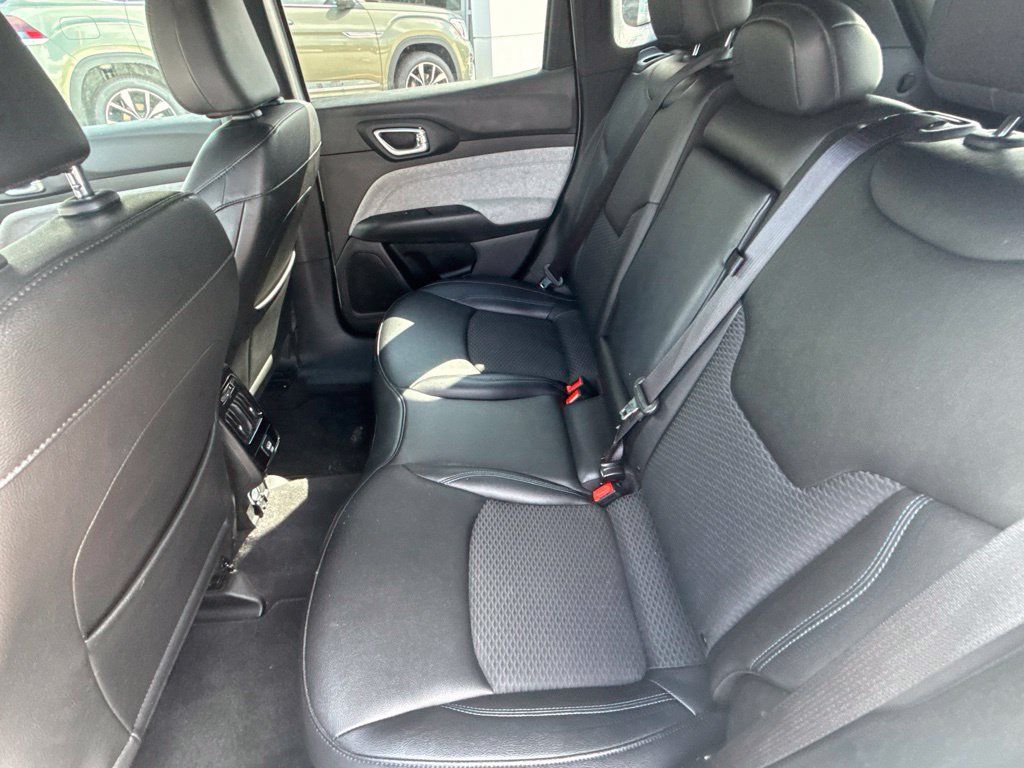 Used 2024 Jeep Compass Latitude AWD/4WD image 23