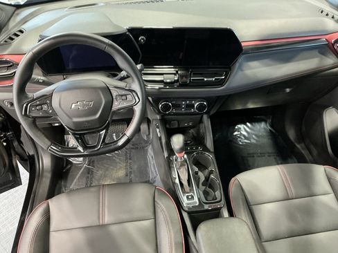 Used 2025 Chevrolet TrailBlazer RS w/ Convenience Package image 23