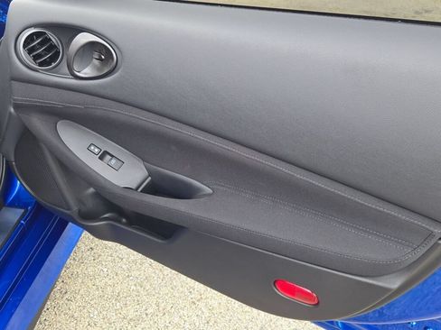 Used 2024 Nissan Z Sport w/ Floor Mat Package RWD image 8