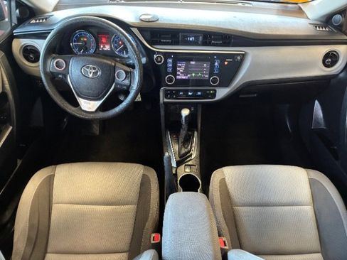 Used 2017 Toyota Corolla LE image 3