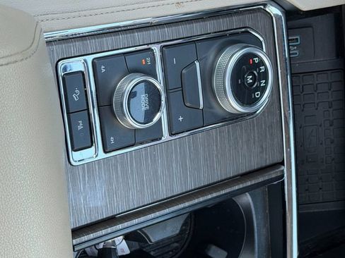 Used 2024 Ford Expedition Limited AWD/4WD image 18