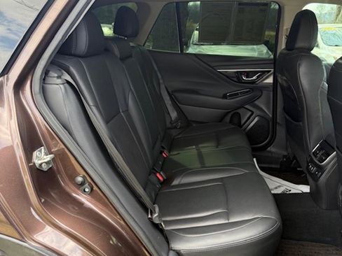 Used 2020 Subaru Outback Limited image 19