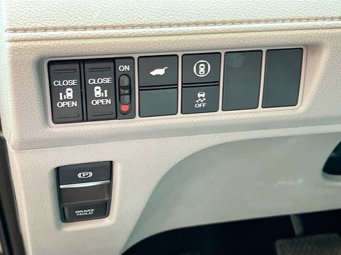 Used 2023 Honda Odyssey EX-L image 10