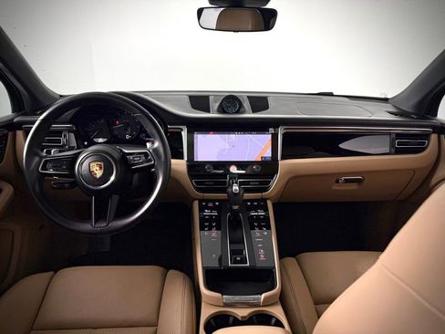 Certified 2024 Porsche Macan AWD/4WD image 22