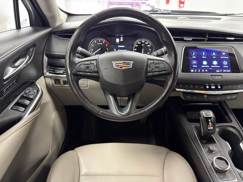 Used 2019 Cadillac XT4 Premium Luxury AWD/4WD image 28