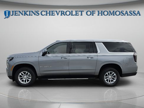 New 2026 Chevrolet Suburban LT w/ Comfort Package AWD/4WD image 9