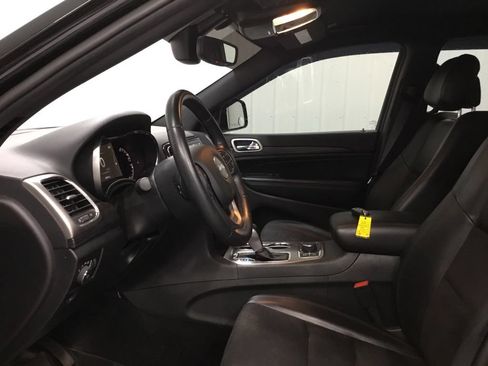 Used 2022 Jeep Grand Cherokee Laredo X AWD/4WD image 5