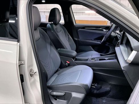 New 2026 Volkswagen Tiguan SE R-Line image 31